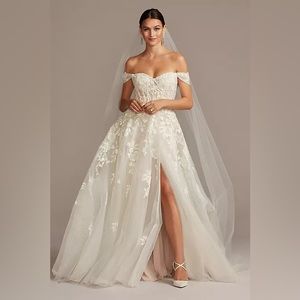 Galina Signature floral tulle wedding dress - size 10, solid Ivory